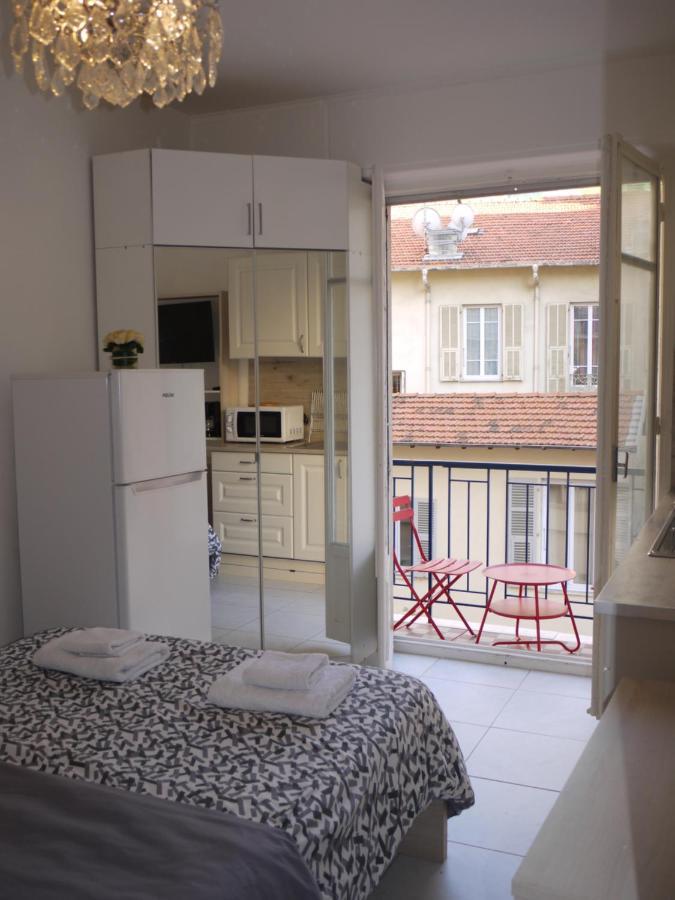 Dream - A Flat With Balcony At 300m From The Nice